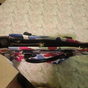 ***KATE SPADE BUTTERFLY PURSE DID NOT SELL. POSHMARK PUT "SOLD".